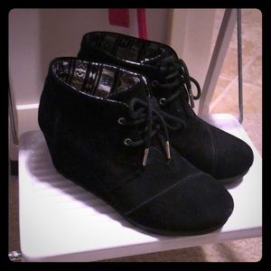 Toms black wedges/worn once